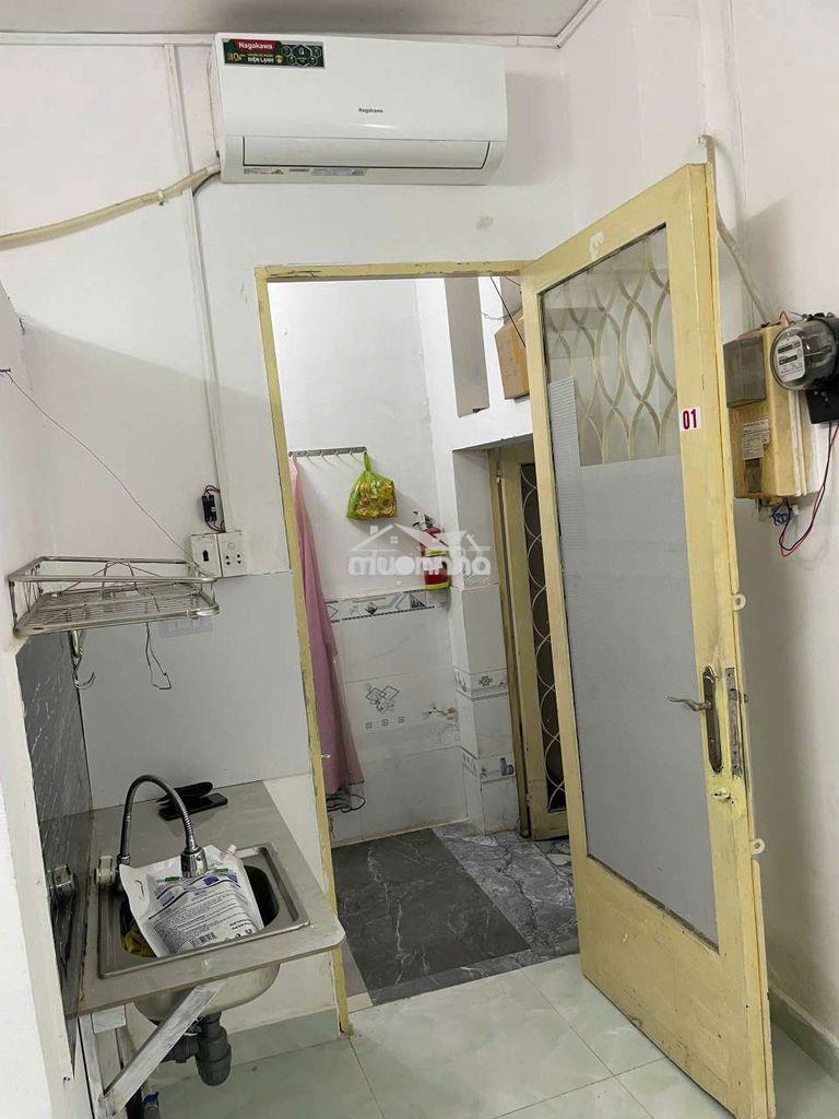 Phòng cho không chung chủ, tầng trệt, máy lạnh, tolet riêng - 4