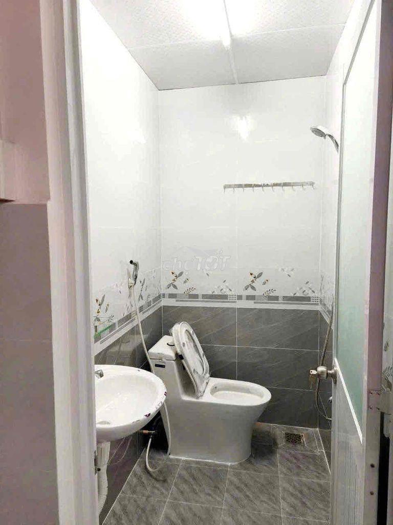 Nhà đường phú thuận 2phòng ngủ ưu tiên sinh viên giá rẻ 6tr - 3