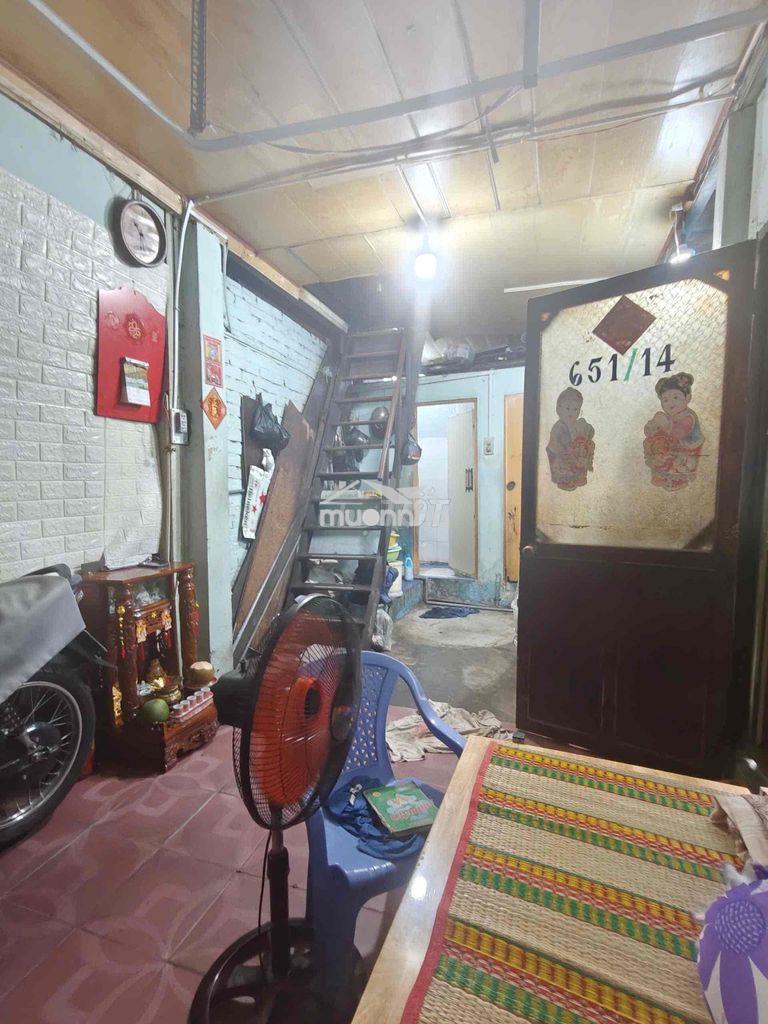 Bán nhà hẻm 651 - 4