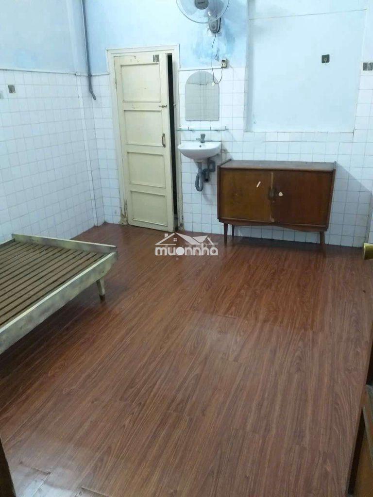 Cho thuê phòng tolet riêng bến vân đồn quận 4 - 2