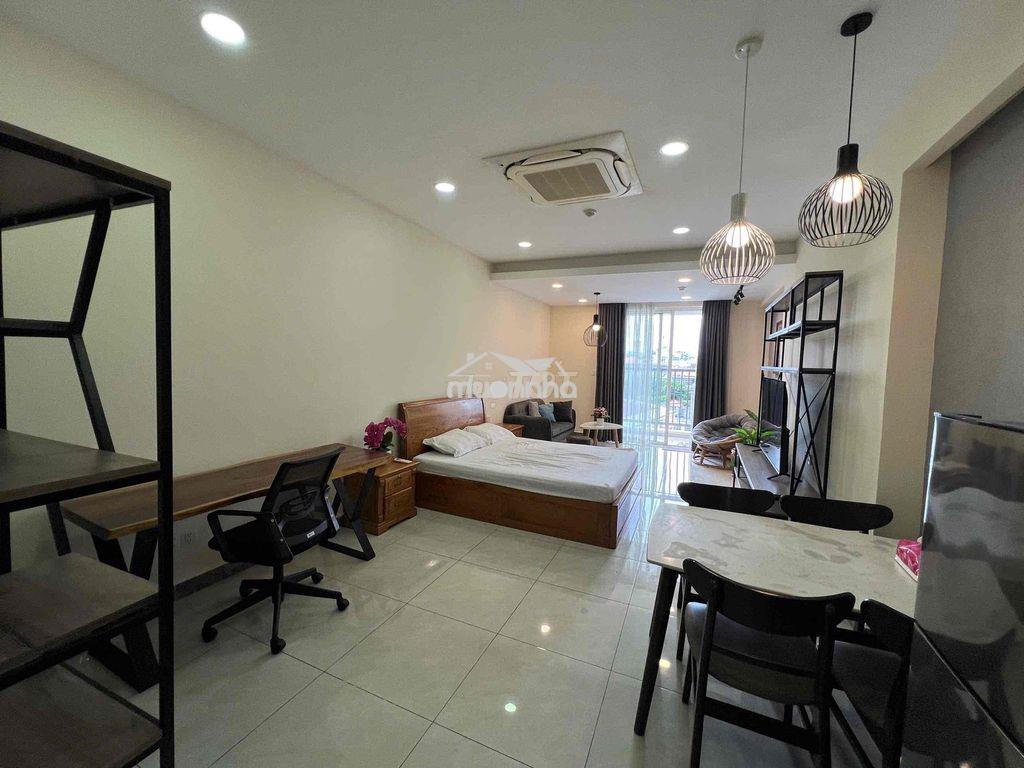 Cho thuê orchard parkview sẵn slot ô tô vào ở ngay có ban công rộng - 2