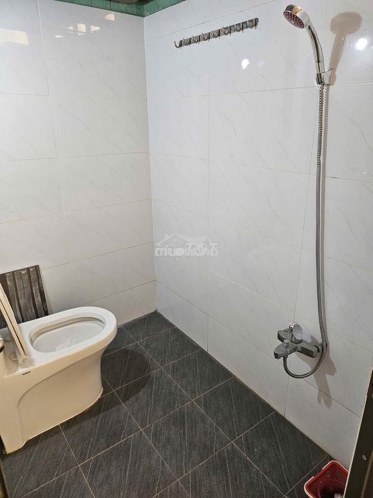 Cho nữ thuê phòng ngay ngã 4 hàng xanh - 3