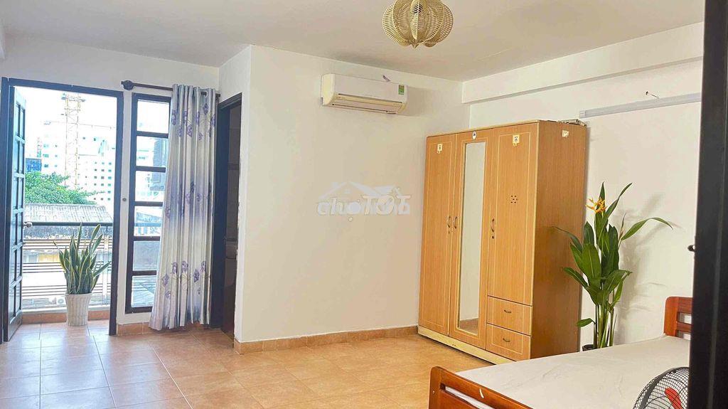 1pn tách bếp, cách chợ bến thành 1.6km, 5p đi bộ ra đhkhxhvn, svđ hoa - 3