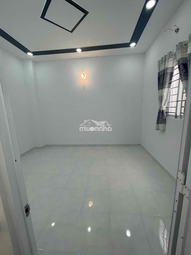 Nhà đẹp khu an ninh ,sạch sẽ gần trường học , chợ..!