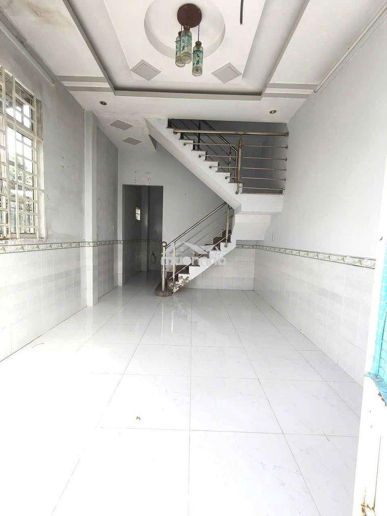 Cho thue nha vuon goc 2 mat tien hoc mon - 4