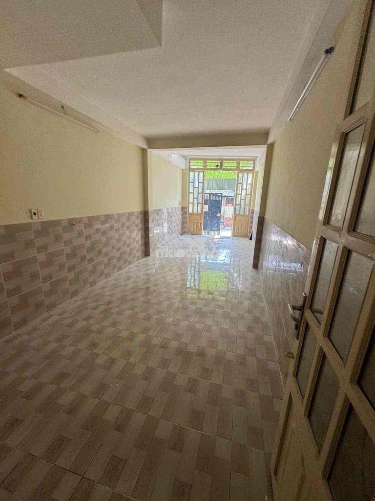 Cho thuê nhà 15 triệu chính chủ hướng đông bắc : nhà bề ngang 3m5 và b - 4