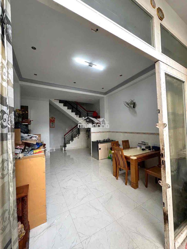 Nhà 3 tầng ngang 4m5 nở hậu cách mt cô giang 50m - 2