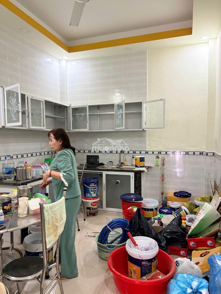 Cho thuê nhà 3pn 3wc tại hẻm xe hơi 48 hoàng lê kha giá tốt 11tr/tháng - 2
