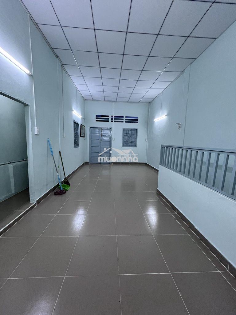 Cho nữ thuê nguyên tầng 1 nhà nguyên căn