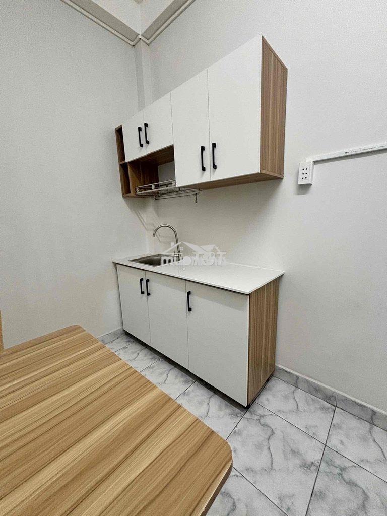 Căn hộ 2 phòng ngủ – ban công lớn – trống sẵn khu etown - Ảnh 2
