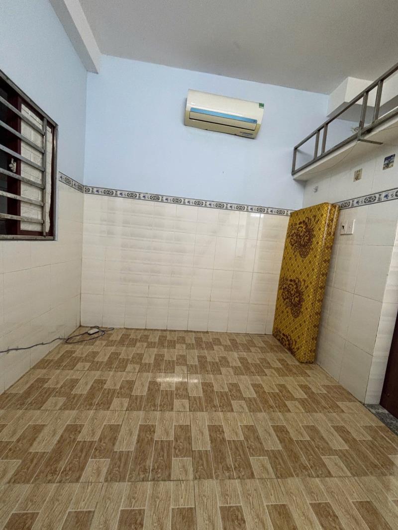 Cho thuê phòng trọ có gác đúc máy lạnh gần đh công thương và hương lộ 2 quận tân phú - 3
