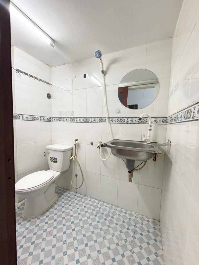 Cho thuê phòng trọ có gác đúc máy lạnh gần đh công thương và hương lộ 2 quận tân phú - 4