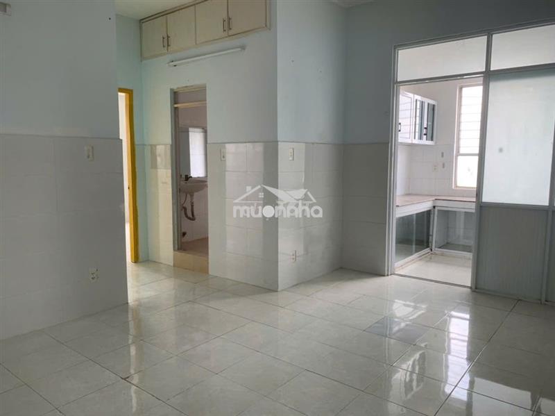 Bán gấp căn hộ bàu cát 2, tân bình, 50m2, 2pn, sổ hồng, lầu 3.