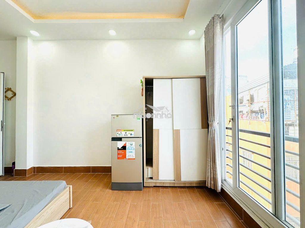 Studio tách bếp ban công sát ngay cầu công lý quận 3 tràn ngập ánh sán - 2