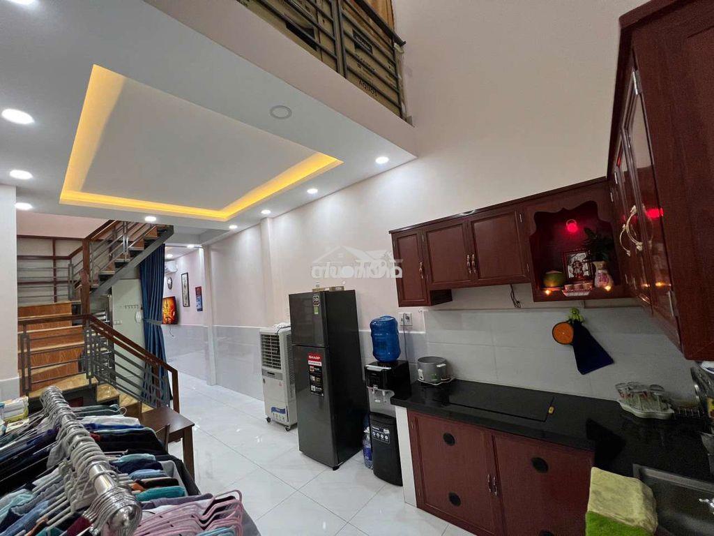 Cho thuê nhà hẽm ba gác tới nhà dt 3x30.giá 9tr. có sân trước sau rộng - 3