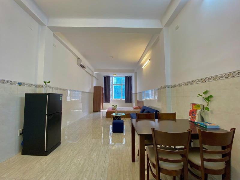 Studio cửa sổ trời mặt tiền đường - full nội thất - máy giặt riêng - ngay ngã tư hàng xanh, di chuyển các trường dh hutech, uth, uef, hiu chỉ 5-10p - 2