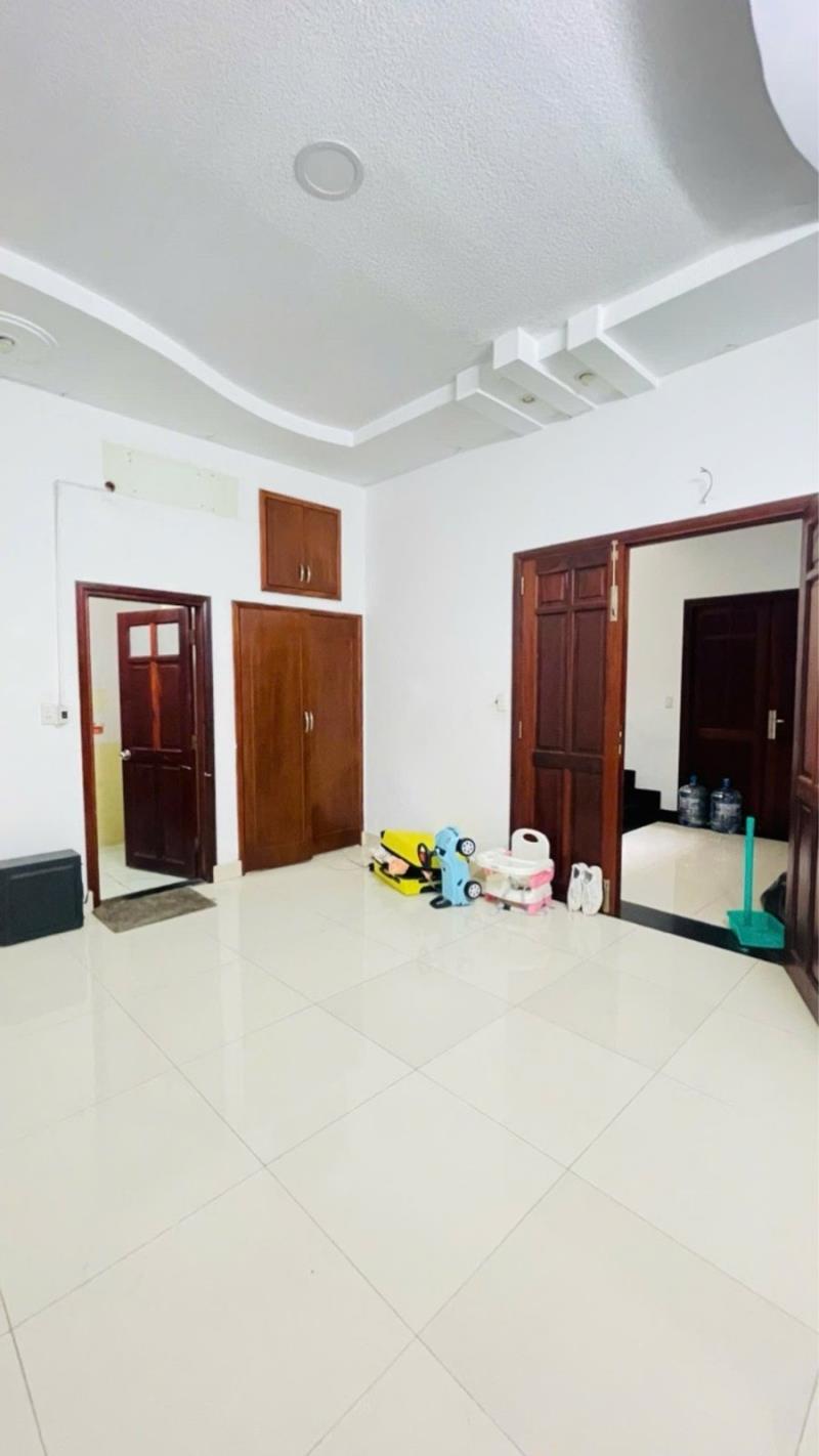 Ngay chợ tân hương - tân phú - hẻm 2 ô tô né thông – dt: 6m x 13m - 5 tầng – 9 tỷ 8 - 4