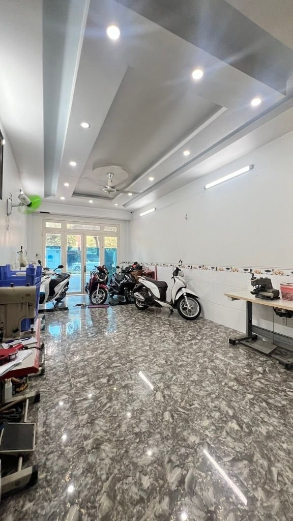 Mặt tiền lê thúc hoạch - phú thọ hoà - tân phú -dt: 4*19m – 16 tỷ - 3