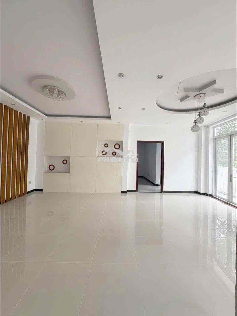 Cho thuê mặt bằng kinh doanh ngay ngã 6 thủ dầu một - diện tích : 9× - 2