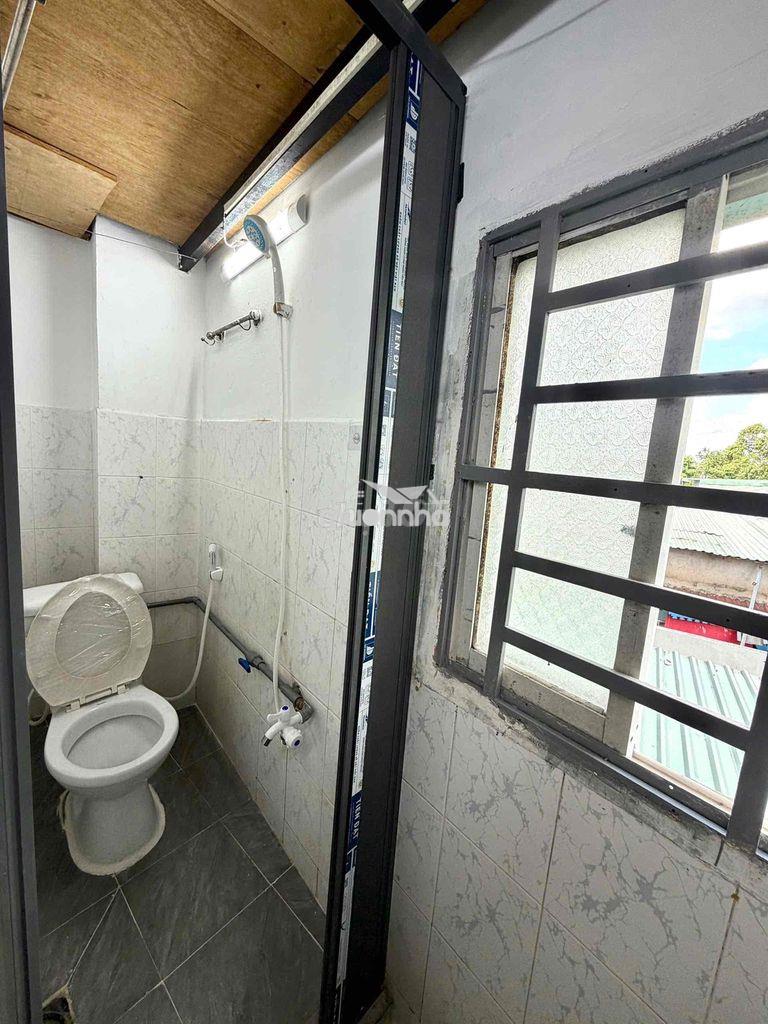 Phòng trọ  gác cao sát bên aeon tân phú, đại học công huit thương - Ảnh 2
