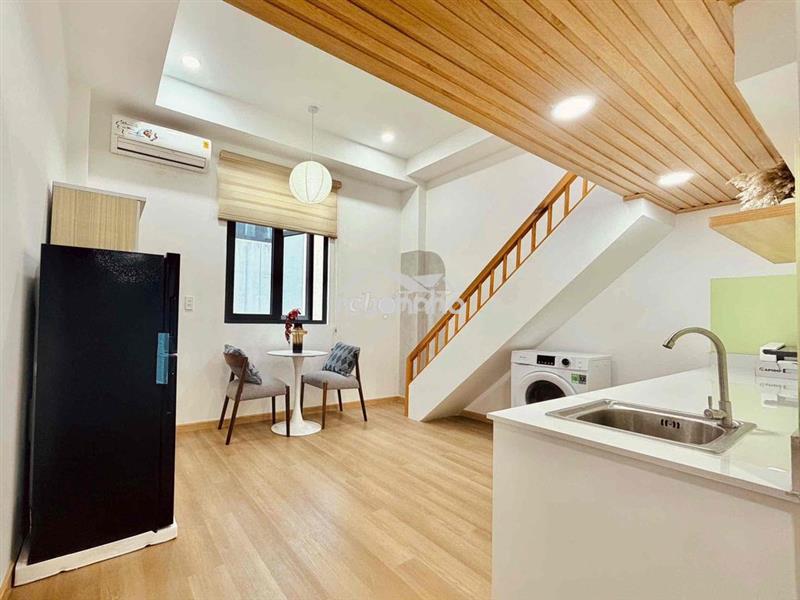 Căn hộ gác lửng gần đh bách khoa đh kinh tế ueh quận 10