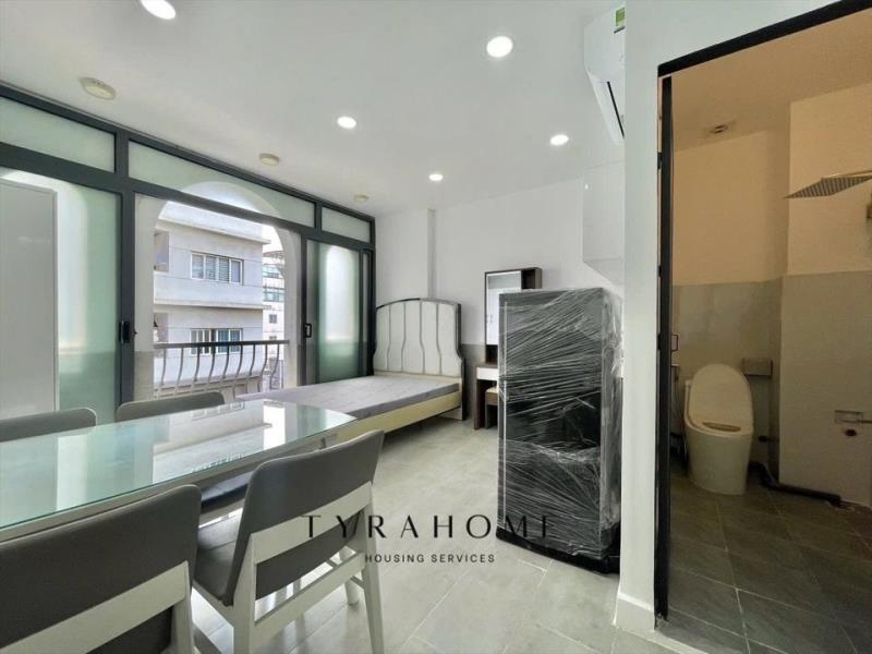 Căn hộ studio - nguyễn gia trí - full nội thất, ban công - gần các đh khu vực bình thạnh