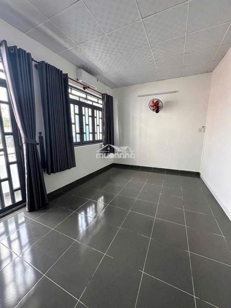 Pass phòng 2p ra cầu nguyễn văn cừ