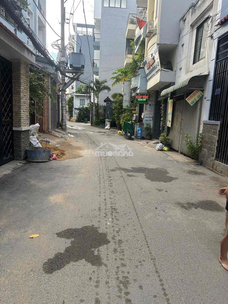 Cho thuê nhà 3 tầng hẻm xe hơi, đường dương quảng hàm, p.5, gò vấp