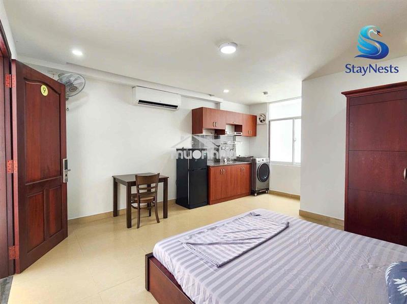 Studio bancol/ cửa sổ trời full nội thất gần lê thị riêng quận 10