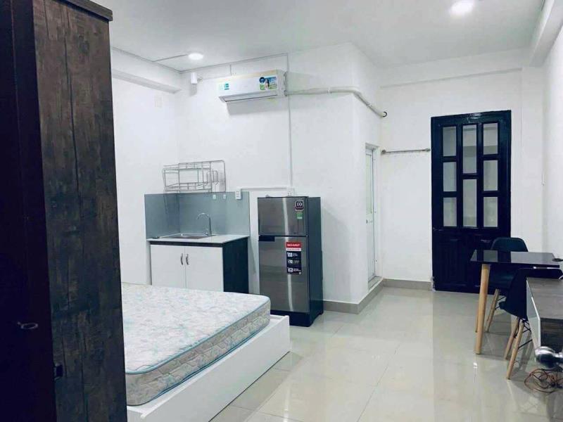 Phòng ban công, cửa sổ trời, giá rẻ trên đường cộng hoà ở được