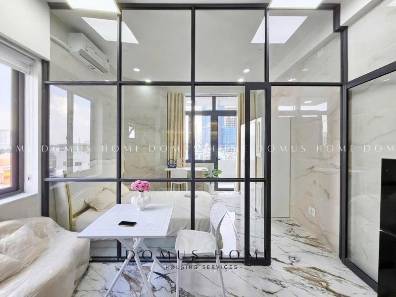 Cho thue căn họ dịch vụ 1pn, studio mới, ban công rộng full nội thất cao cấp trung tâm quận 7 gần rmit tdtu lotte mart sc vivocity