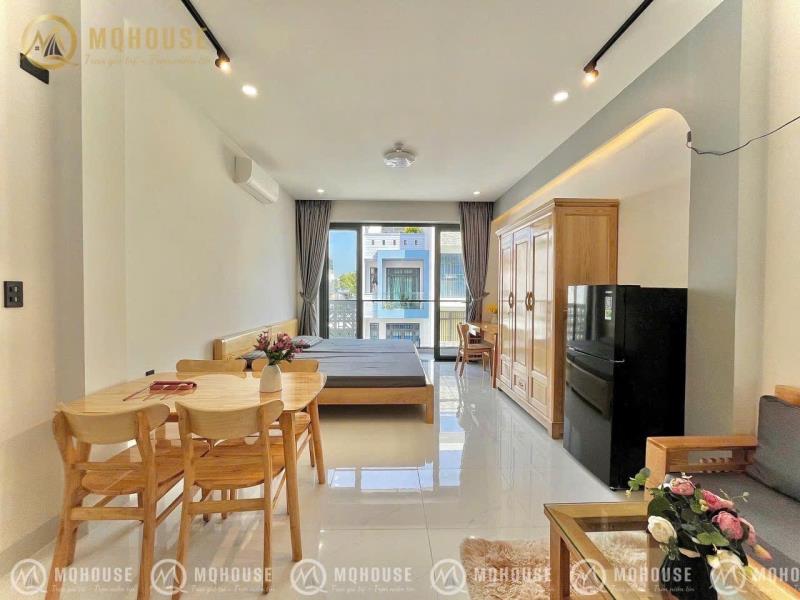 Căn hộ cao cấp có ban công full nội thất gỗ đẹp - gần sân bay tân sơn nhất, bệnh viện tâm anh, công viên hoàng văn thụ, phổ quang