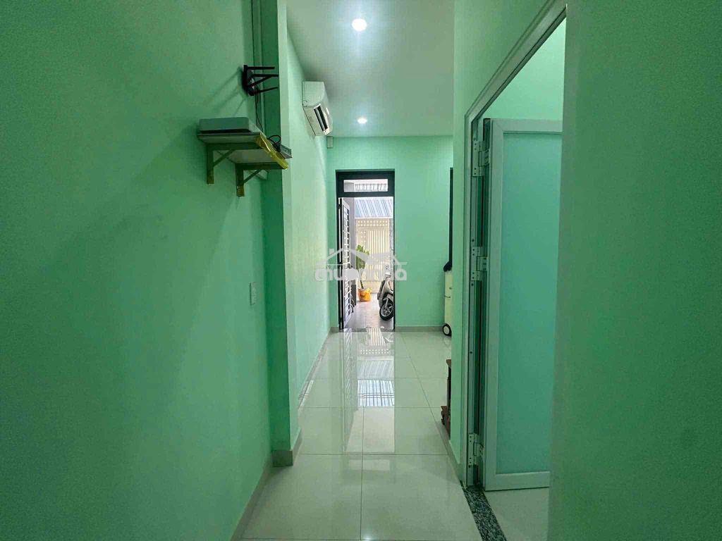 Cho thuê nhà sân xe hơi sẵn 2 máy lạnh tl26 giáp ngã 4 ga - 4
