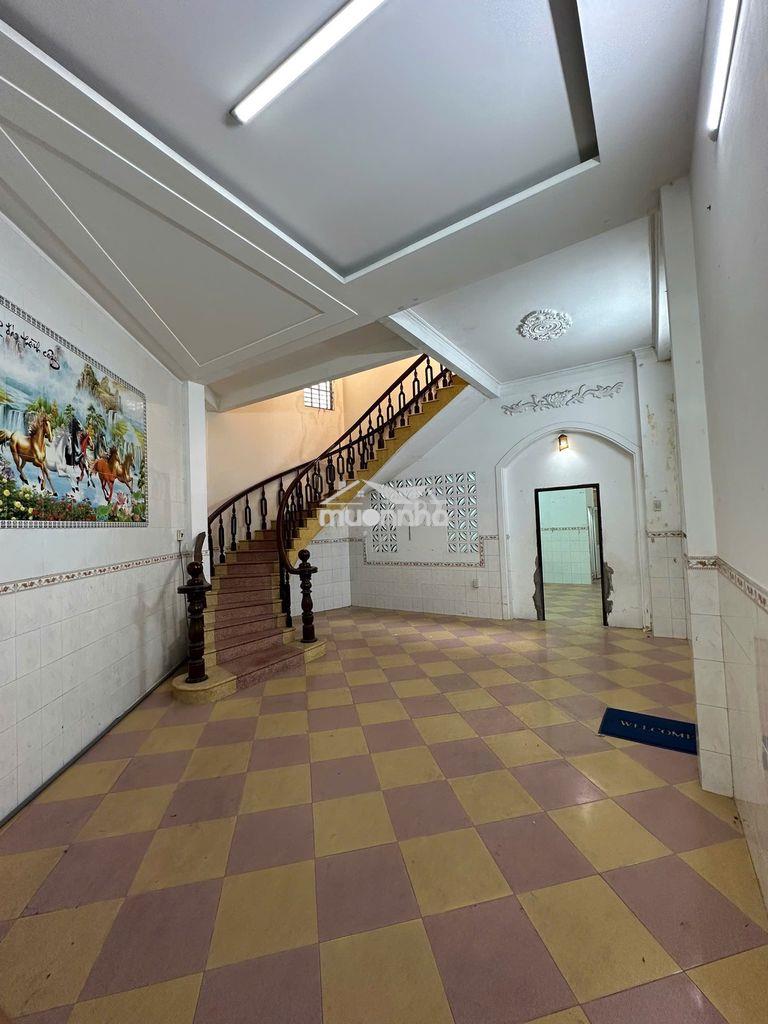 Bán nhà 2 tầng 85m2 đường hải thượng lãn ông - quận 5