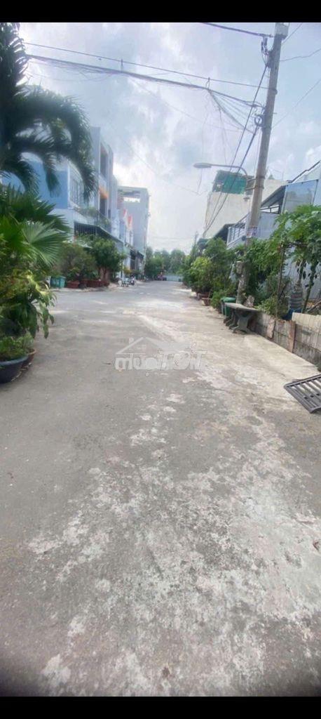 Bán nhà sổ hồng riêng, hẻm xe hơi, giá rẻ.