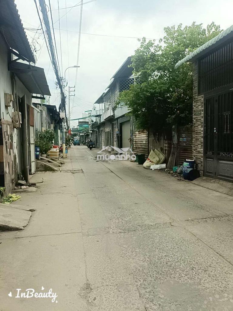 Nhà 1 lầu 3 phòng ngủ 2 tollet.gần chợ bình thành 