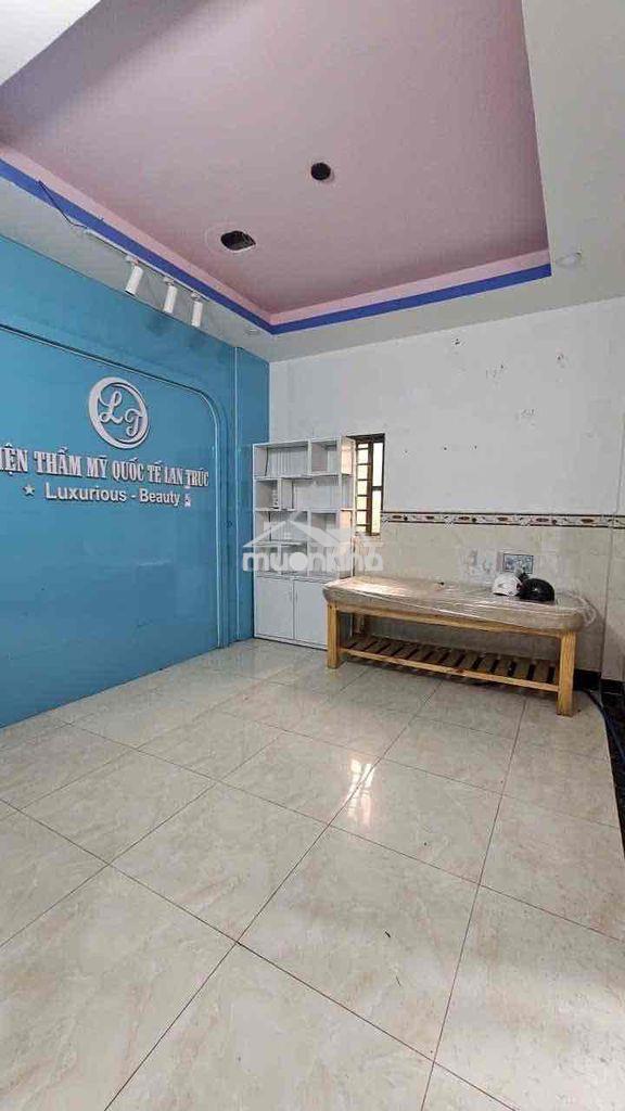 Cho thuê nhà 5,5tr/ tháng. dt: 4m x 14m lầu 2pn 2wc. 👉 1/ đường võ - 4