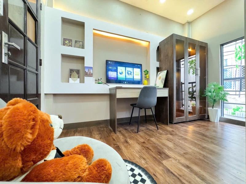 1pn - tách bếp - rộng 30m2 - full nội thất - ban công thoáng - ngay ngã tư hàng xanh - 2