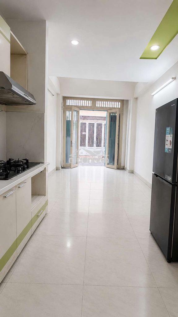 Ô tô đỗ cửa, 4 tầng 3pn 4wc sân thượng, hẻm thông, chỉ nhỉnh 6 tỷ - 3