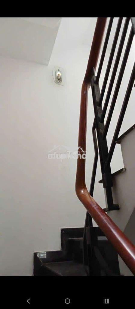 Cho thuê nhà nguyên căn gần cv an sương, 1 trệt 2 lầu, dt 4×20 có 4pn - 4
