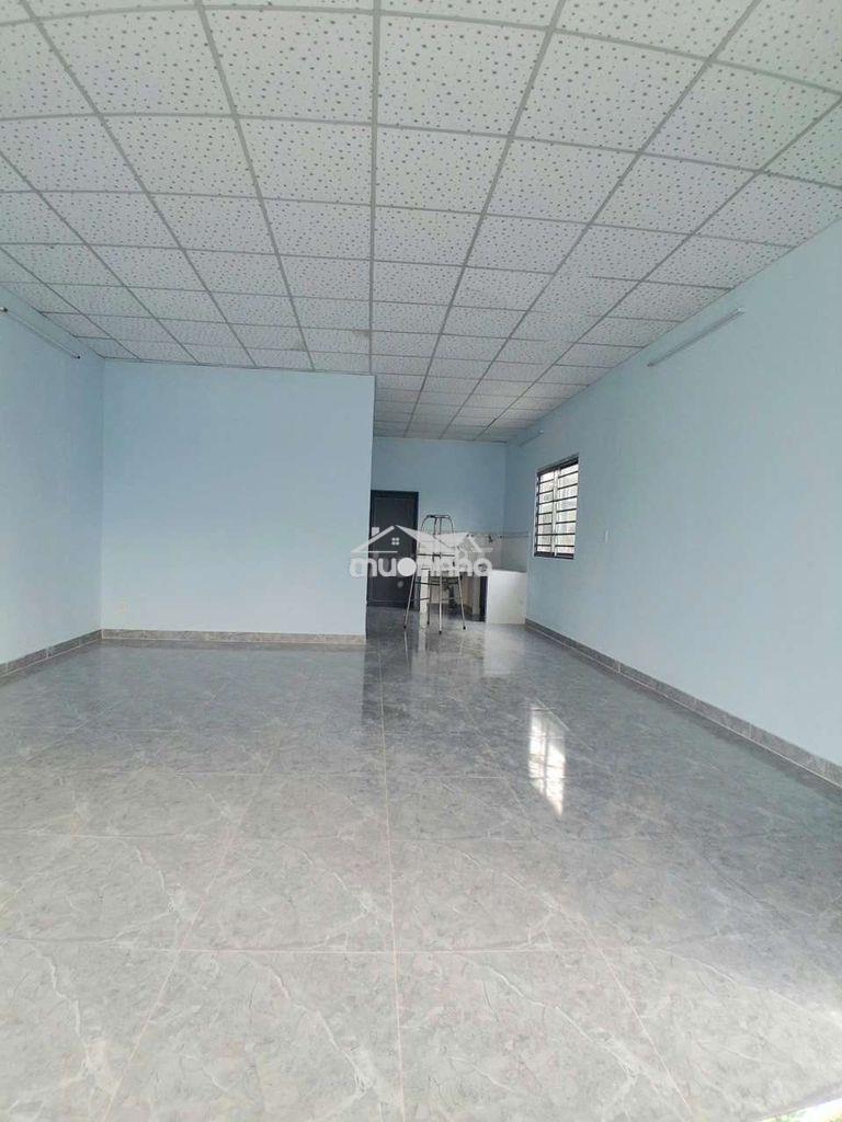 Nhà góc 2 mặt tiền hẻm, kế bên trường thcs phú hòa, giá 5.5 triệu - 2