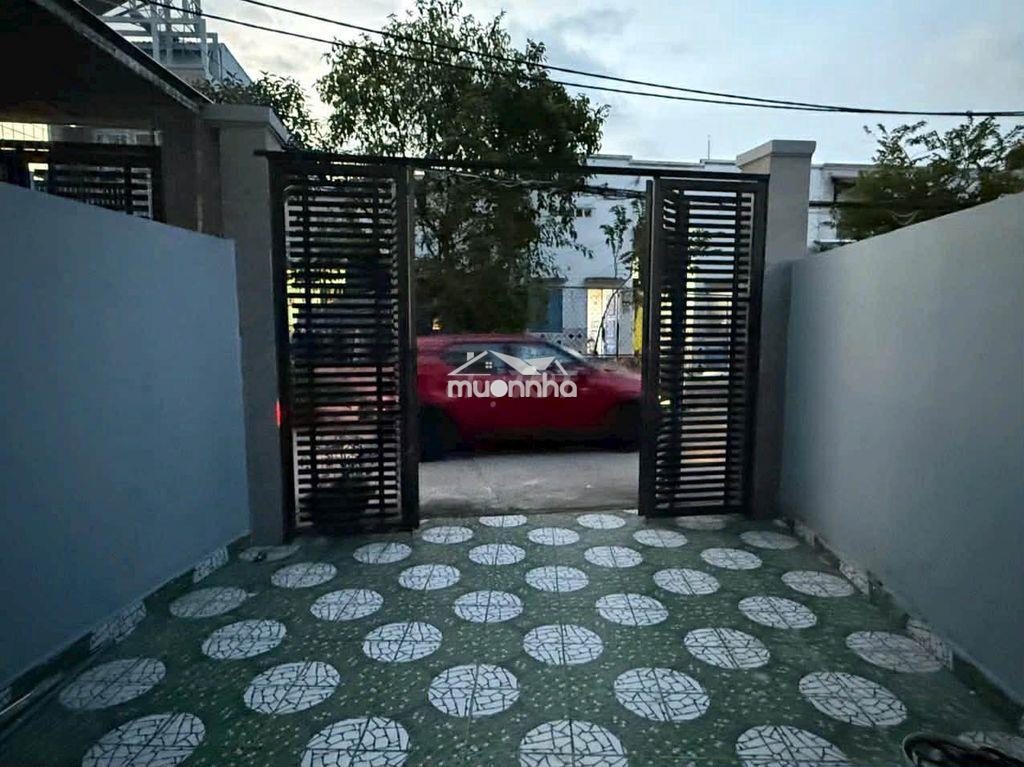 Cho thuê nhà 2 mặt tiền hẻm xem hơi cửa trước và sau thông thoáng - 3
