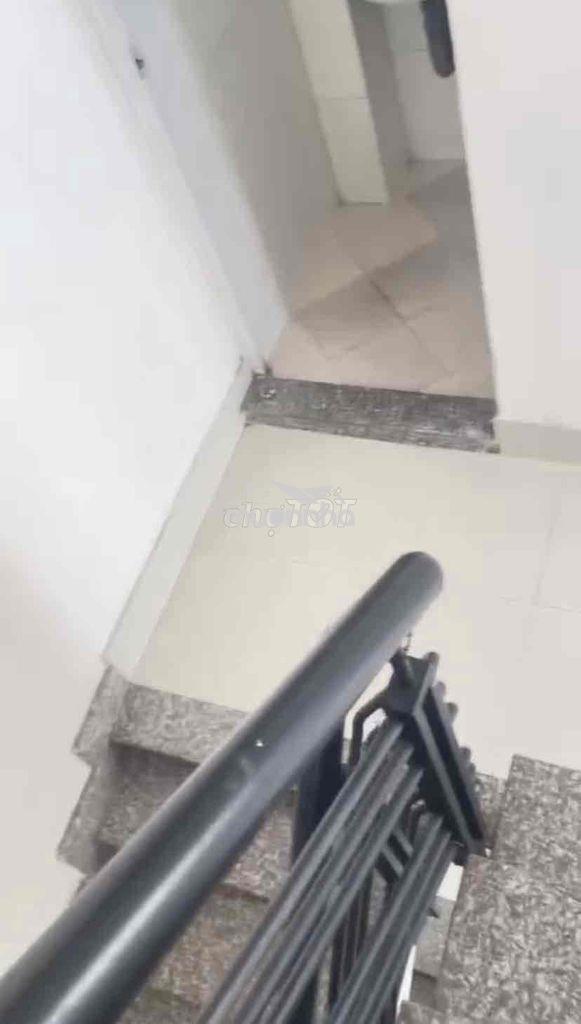 Nhà 1 trệt 2 lầu 85m2 hẻm cmt8 - 3