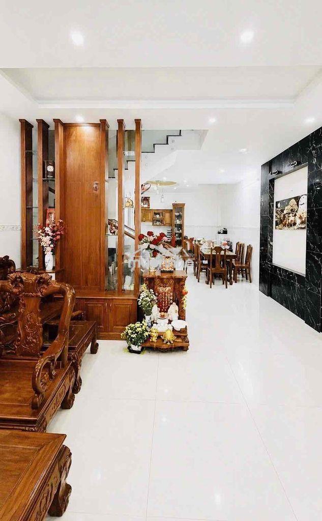 Nhà đẹp ở ngay. hxh tránh khu cao tâng. 3p sang phú mỹ hưng. chỉ 8 tỷ+