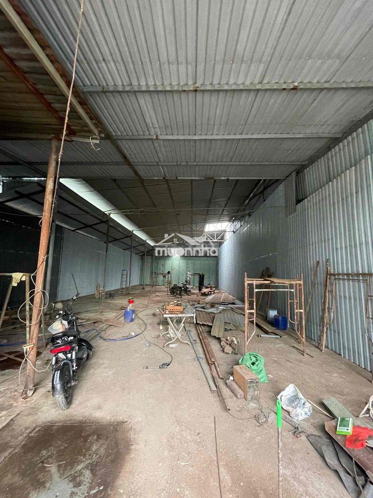 Cho thuê kho 400m2 17triệu có văn phòng - điện 3pha - đường tải lớn