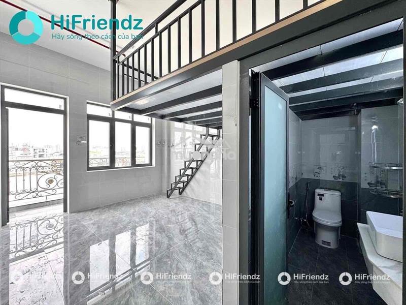 Có gác ban công thoáng thang máy gần văn lang giữ tới 1/9 cho sv