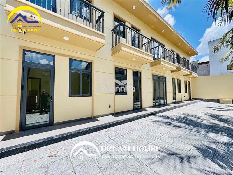 Khai trương nhà ở mới xây ngay chợ sân riêng an ninh có nội thất