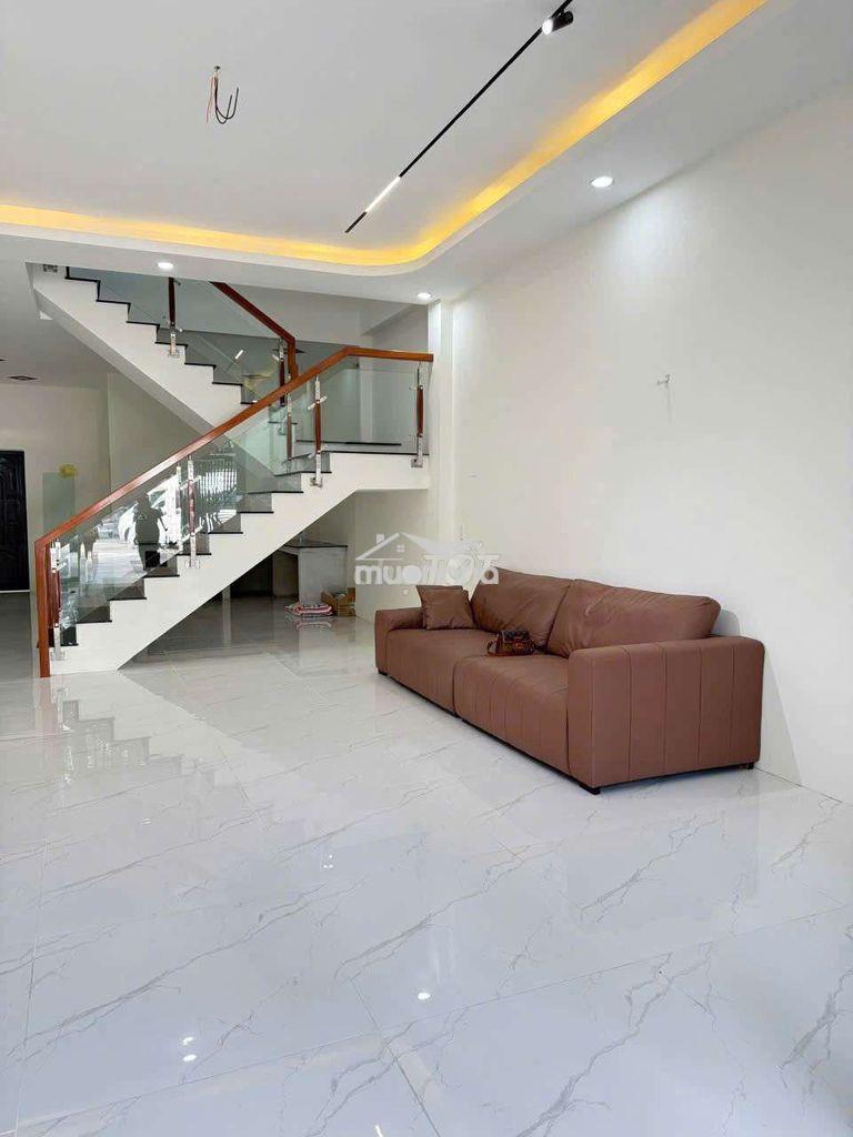 Cho thuê nhà lầu 3pn full nội thất kcn nam tân uyên bình dương - 2