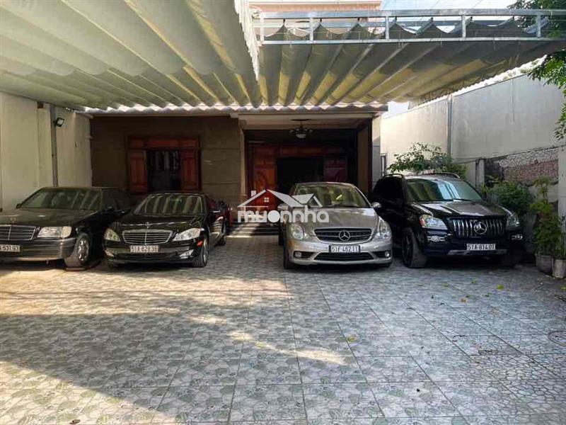 Biệt thự và dãy nhà trọ
