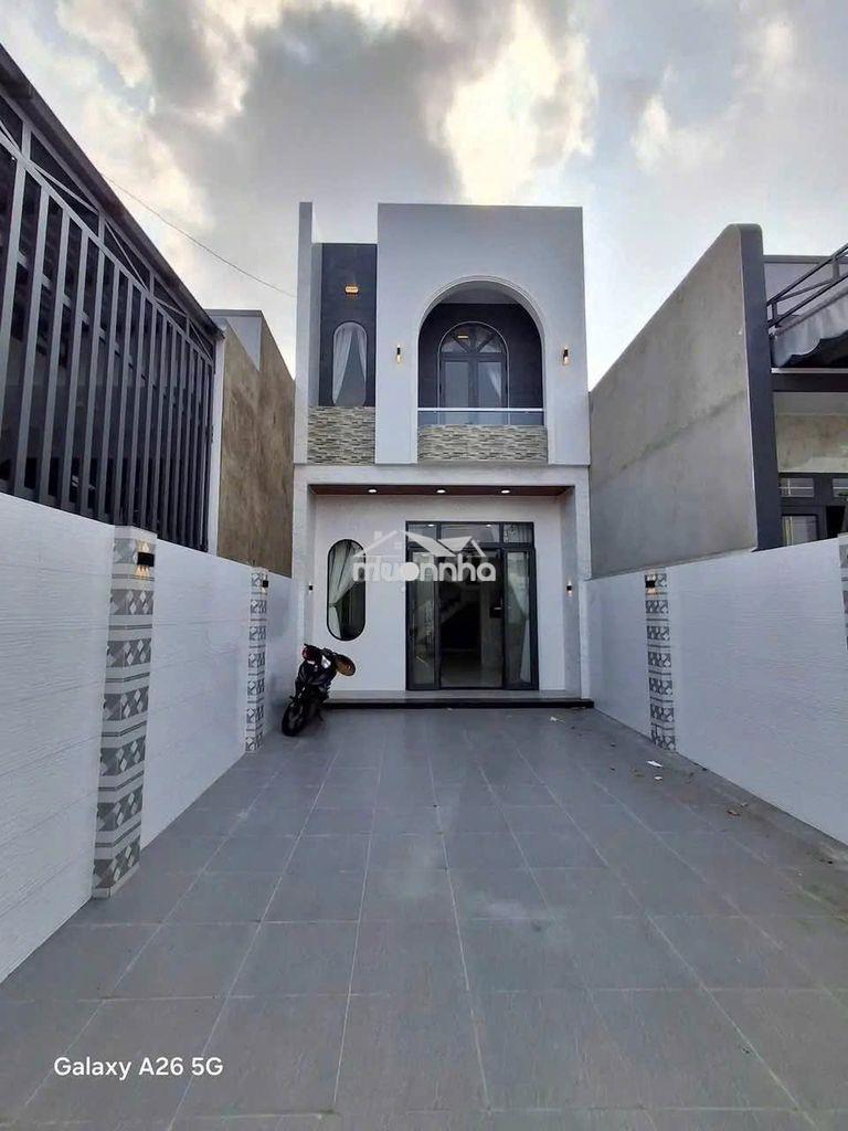 Nhà mới xây hoan công đây đủ 125m2 